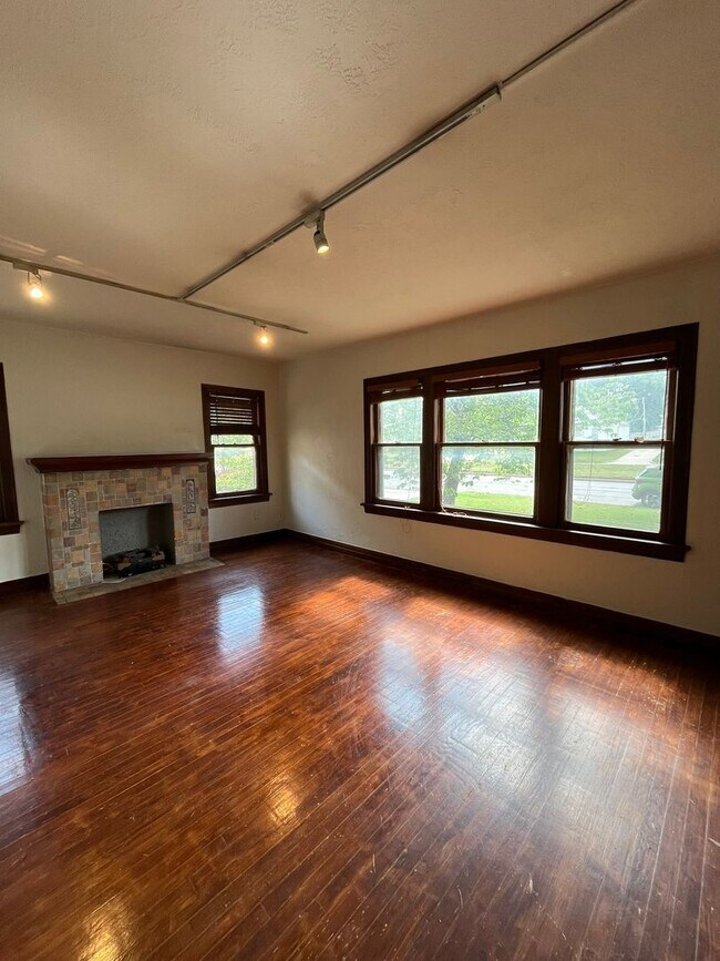 Building Photo - 1414/1416 N Drexel