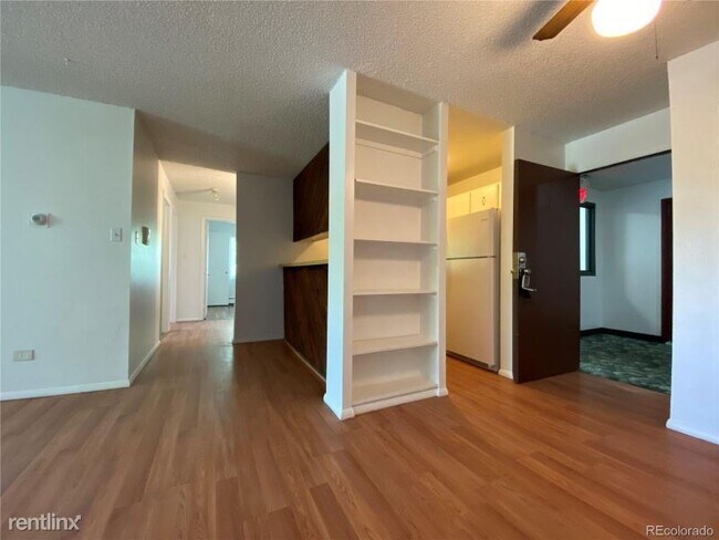Building Photo - 707 W 96th Ave