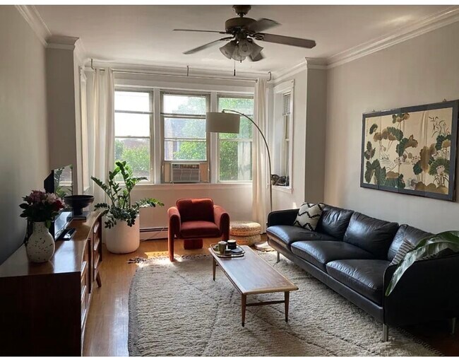 Foto del edificio - 947 N Leavitt St