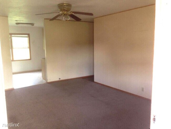 Foto del edificio - 3 br, 1 bath House - 205 W Buechman Rd