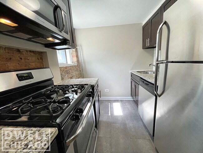 Foto del edificio - 660 W Roscoe St