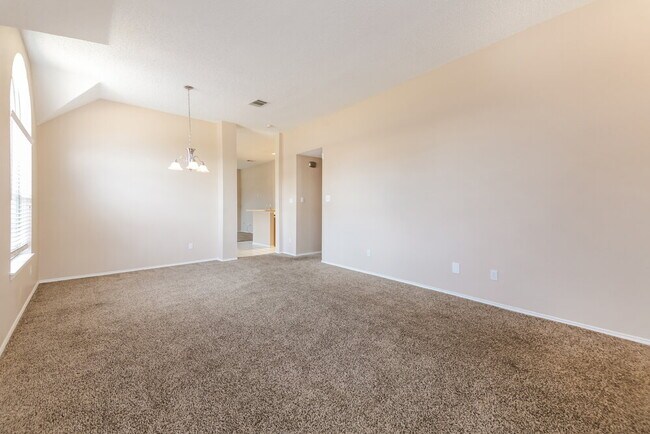 Foto del edificio - 1110 Pin Oak Ln