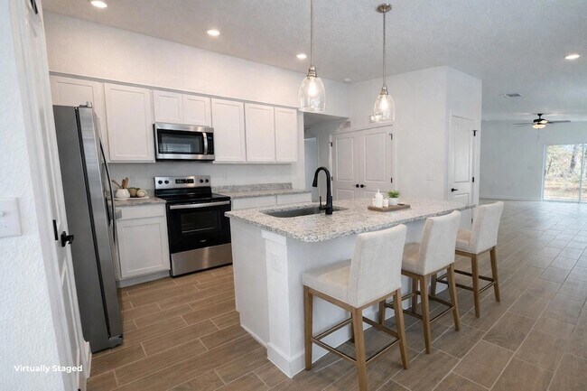 Building Photo - 2464 Fairview Rd