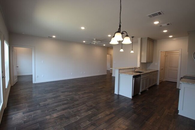Building Photo - Luxury 3 Bedroom 2 Bath Townhomes in Bulla...