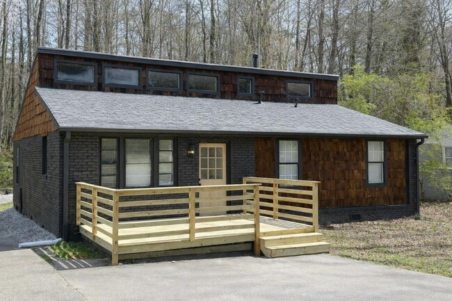 Photo - 390 Cologne Dr SE House