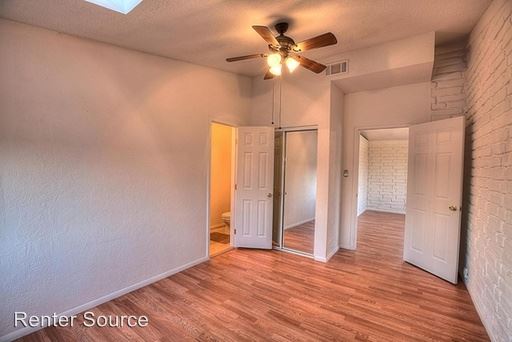 Building Photo - 679 Calle de Blas