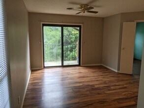 Building Photo - 664 Frontier Ct