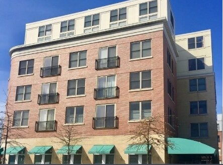 Building Photo - 323 Boylston St