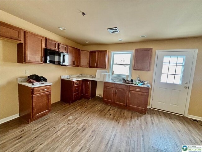 Building Photo - 10 Railroad Ave