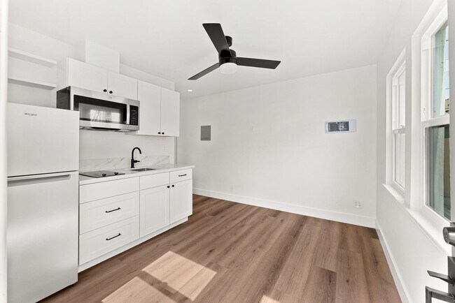 Foto del edificio - 749-749.5-7495 York Ct