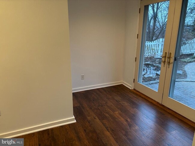 Building Photo - 5424 Valley View Dr