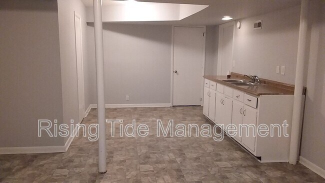 Building Photo - 7016 Briarwood Ln