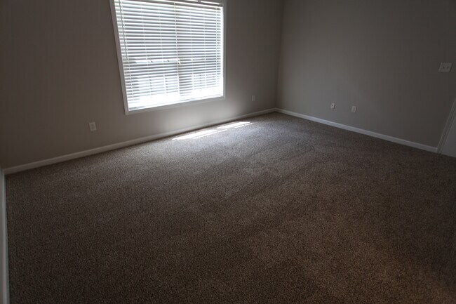 Foto del edificio - Charming 3-Bedroom Home in Quiet Cul-de-Sa...