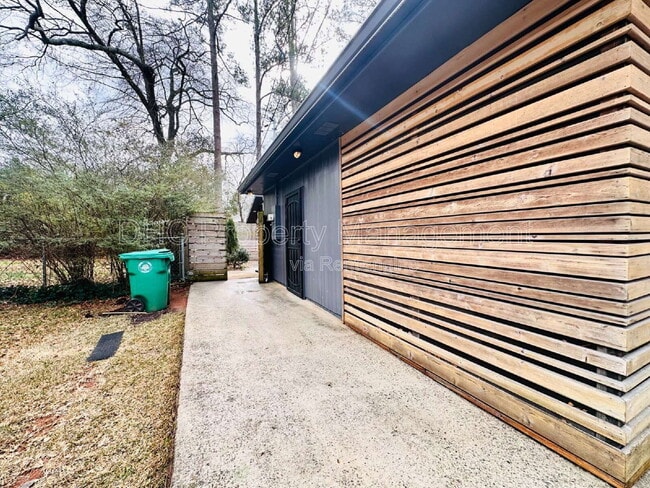 Foto del edificio - 3231 Bonway Dr