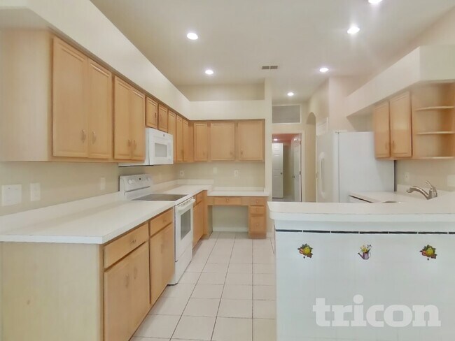 Foto del edificio - 850 Golden Pond Ct