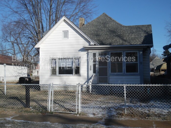 Primary Photo - 1550 7th Ave