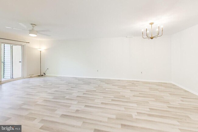 Foto del edificio - 10300 Westlake Dr