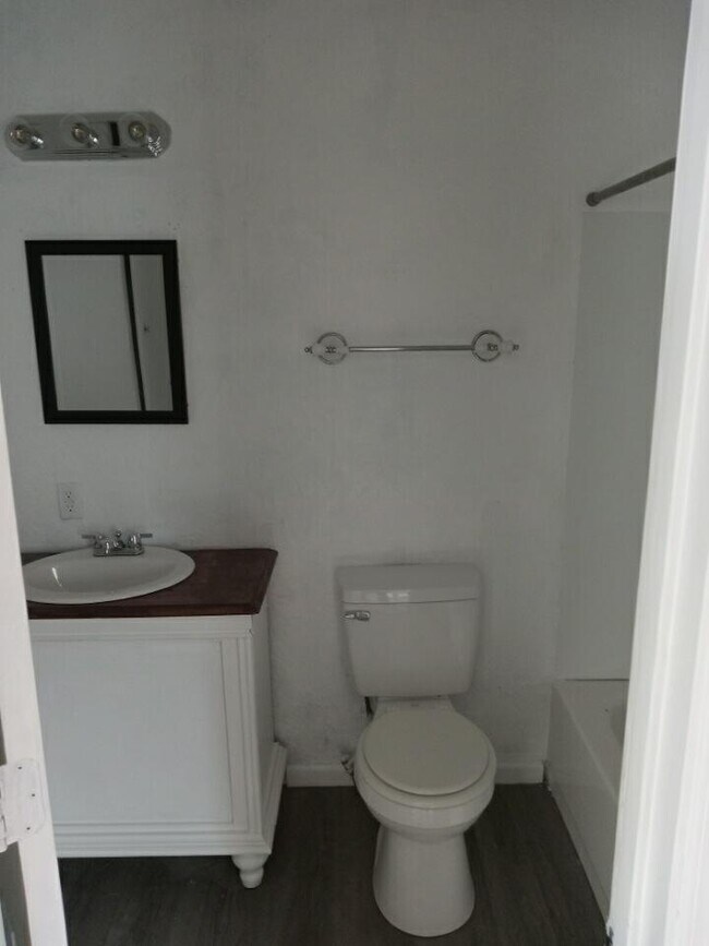 Foto del edificio - 2404 Avenue E