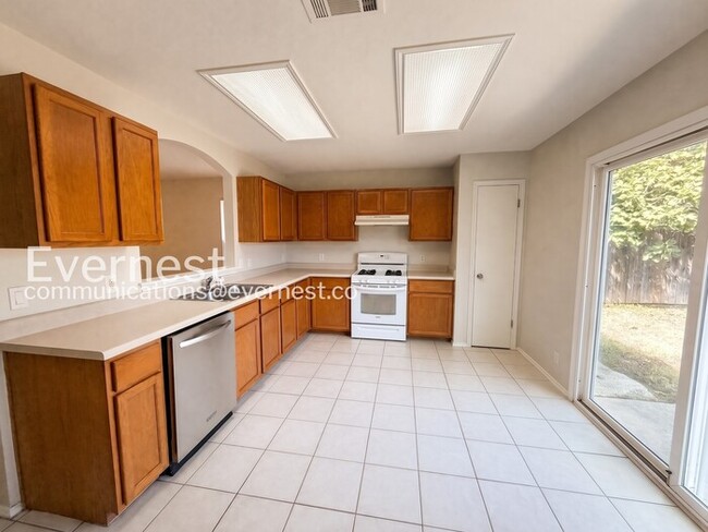 Foto del edificio - 742 Blair Ave