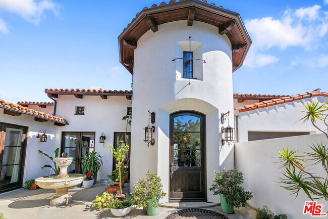 Foto del edificio - 6934 Grasswood Ave