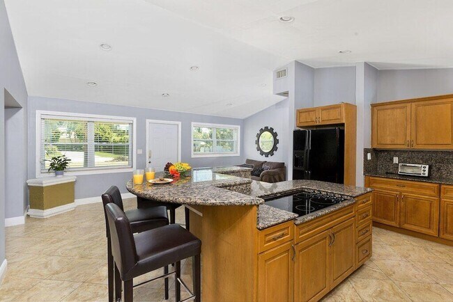 Foto del edificio - 272 NW 45th St