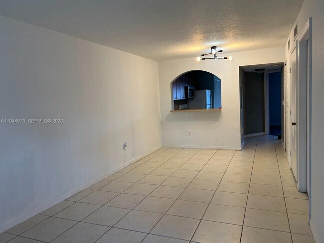 Foto del edificio - 2921 SE 12th Rd