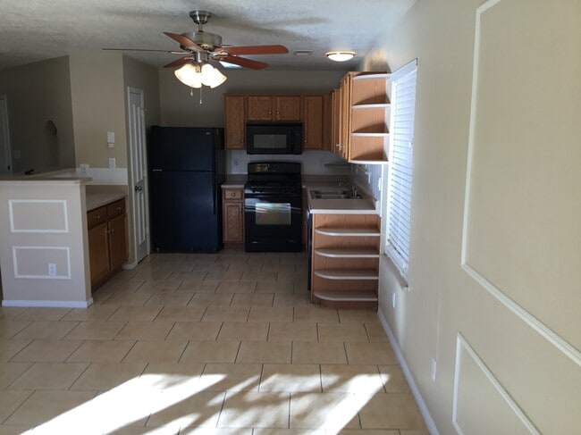 Foto del edificio - 2300 Pomelo Pl NW