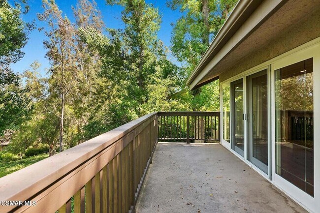 Foto del edificio - 12 Sparrowhawk Ln