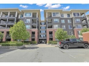 Building Photo - 33540 Mayfair Ave