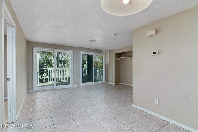 Foto del edificio - 221 6th St S