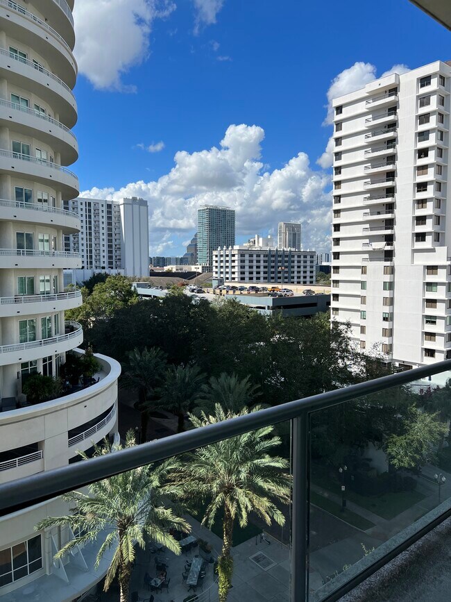 Foto del edificio - 101 S Eola Dr