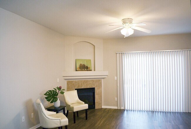 Foto del edificio - 8200 E 8th Ave