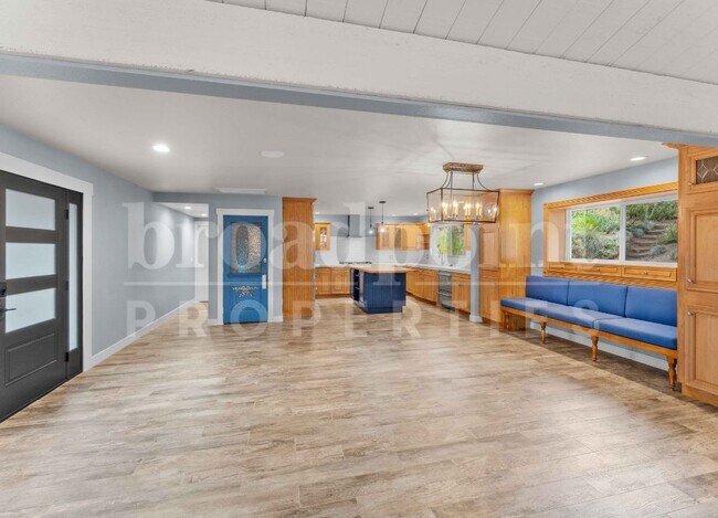 Foto del edificio - 2113 Sleepy Hollow Rd