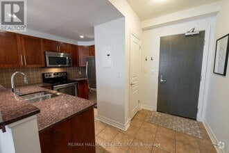 Building Photo - 200 Besserer St