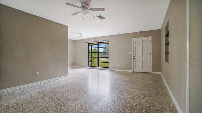 Foto del edificio - 1367 Gainesville Dr