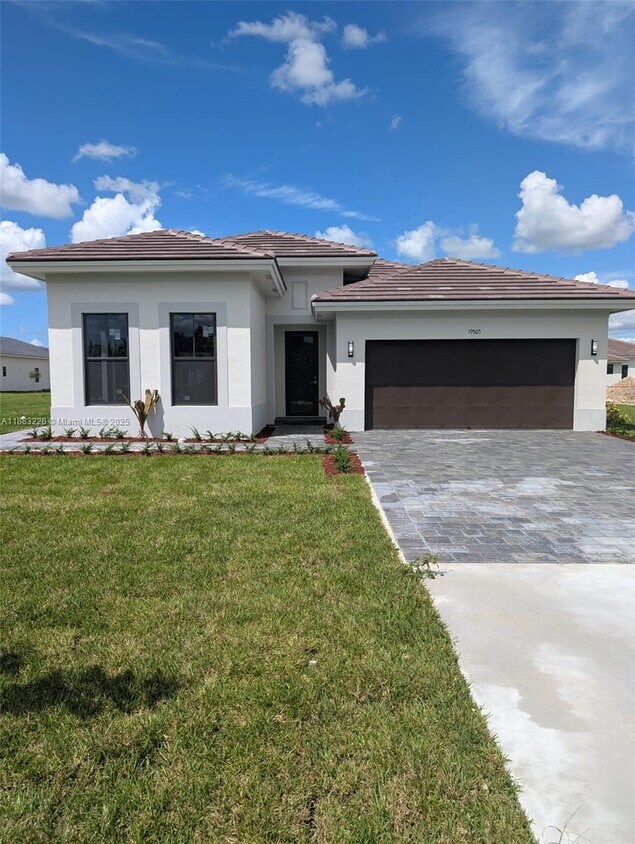Foto principal - 19565 SW 325th Ln