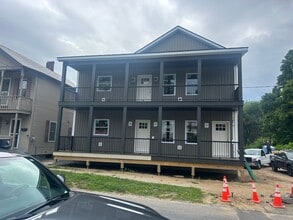 Building Photo - 139 Elm St