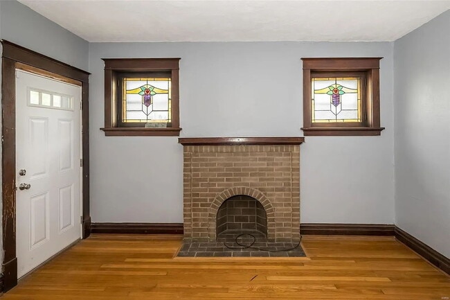 Building Photo - "Charming 2-Bed Duplex Retreat on Pennsylvania Ave – Spacious 1170 Sq Ft in Vibrant St. Louis!"
