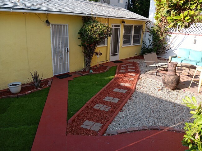 Foto del edificio - 10657 Woodbridge St