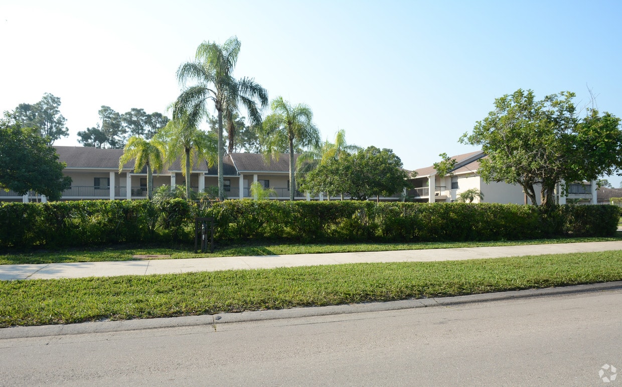 164 Sparrow Dr, Royal Palm Beach, FL 33411 Apartments in Royal Palm