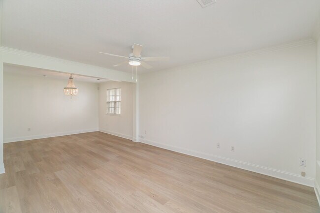 Foto del edificio - 3956 Archibald Way
