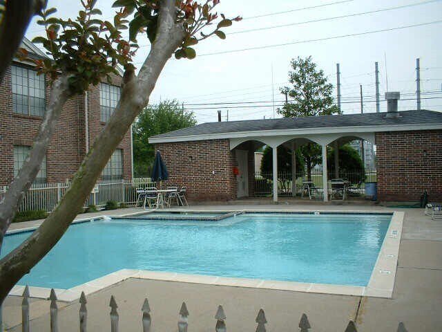 Building Photo - 2121 El Paseo St