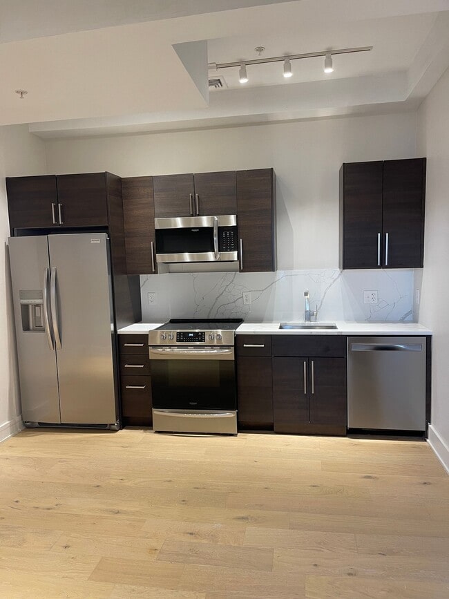 Photo - 182 Waterman St (Providence, RI) Apartment