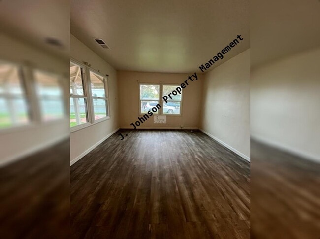 Foto del edificio - 1BED 1 BTH Available NOW