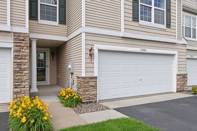 Building Photo - 15424 Foster Dr N