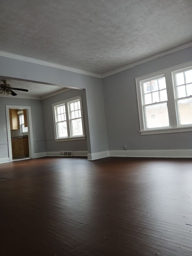 Building Photo - 626 15th St