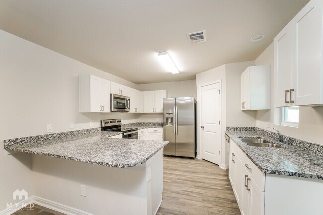 Building Photo - 15661 Briar Frst Dr