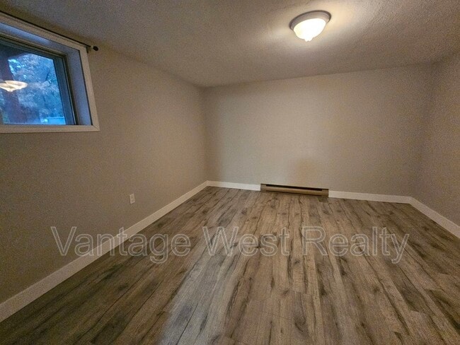 Photo du bâtiment - 320 Rutland Rd S