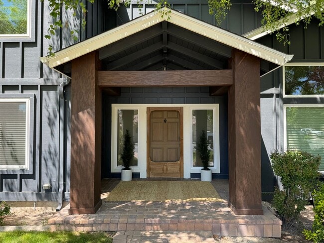 Building Photo - Interior Style you want, in the School zones you want, Plus Panoramic Views!