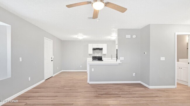 Foto del edificio - 1028 Spring Ave